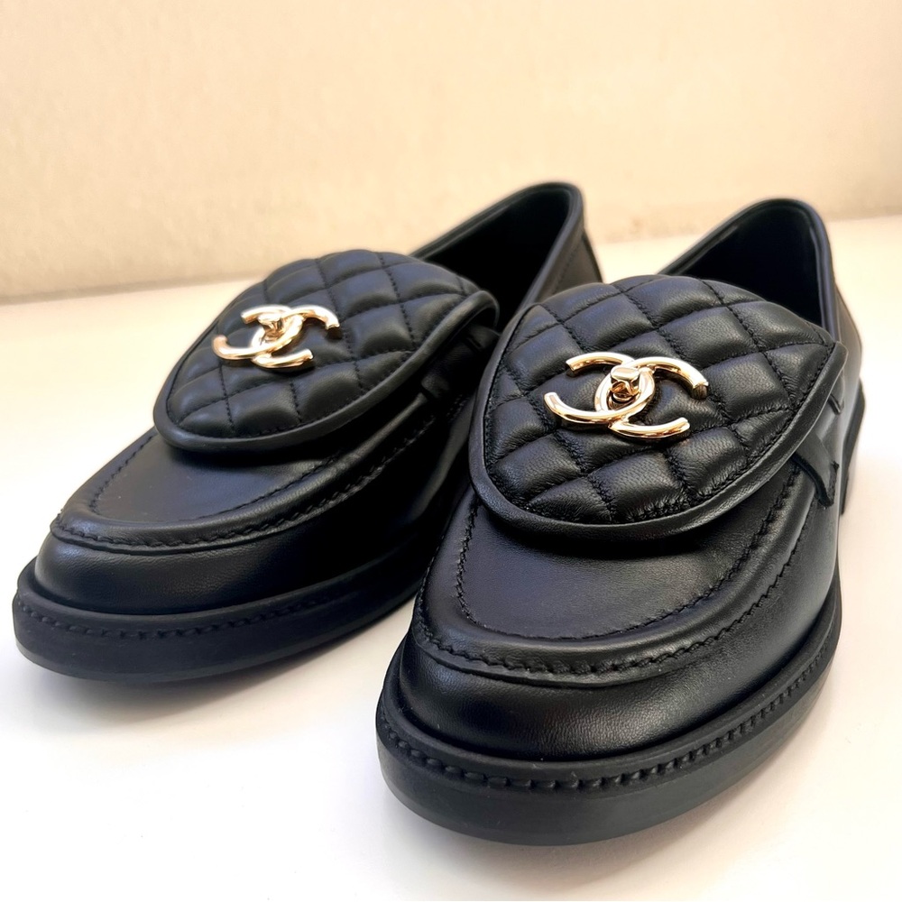 🔥CHANEL Loafers - Picture 3 of 11